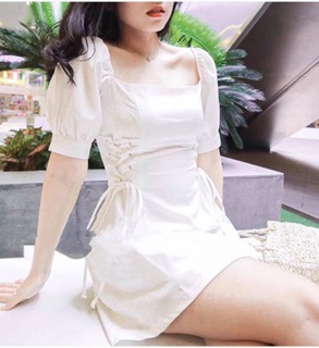 Đầm dạo phố, váy du lịch cổ vuông đan dây eo 2 màu