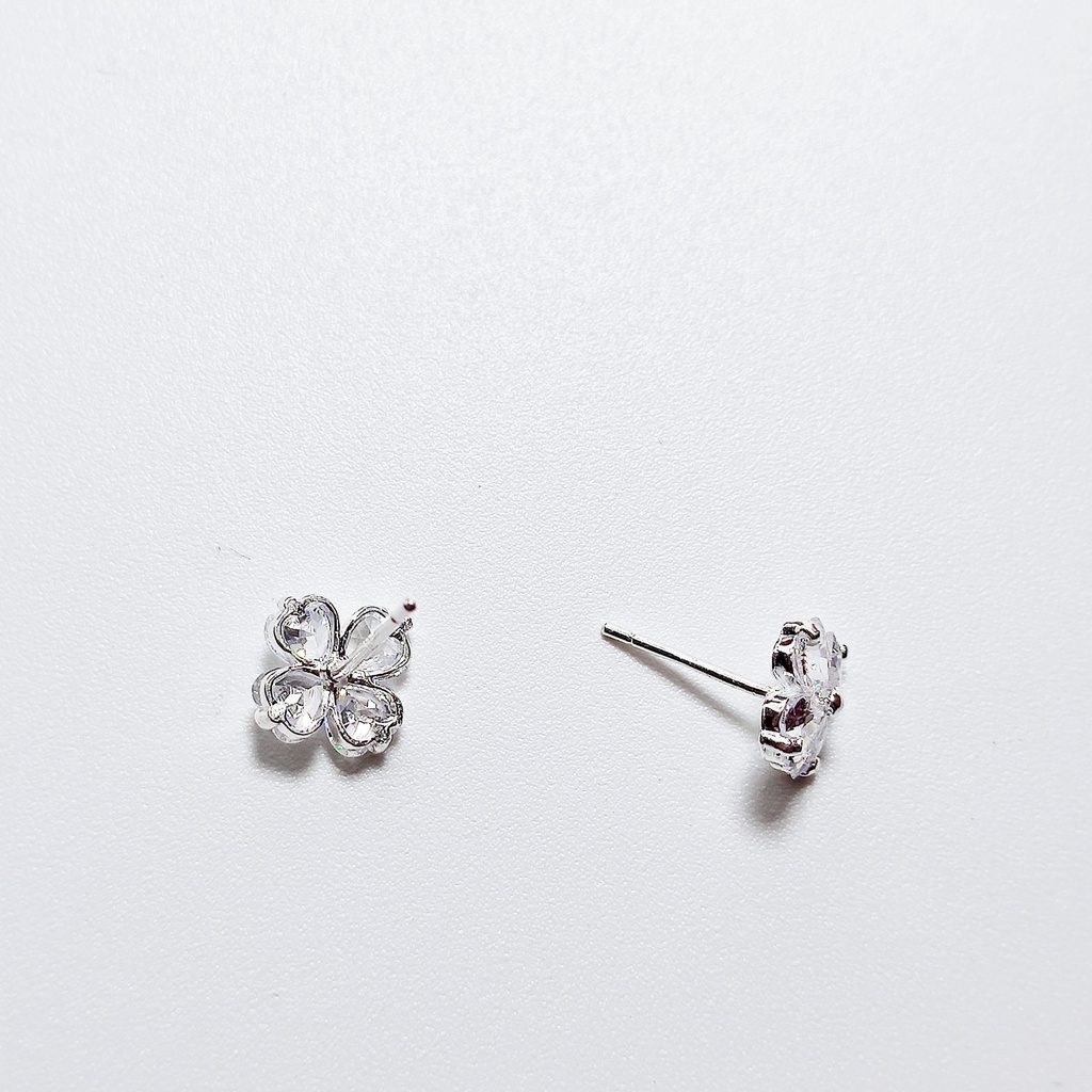 Khuyên tai bạc khuyen tai cỏ 4 lá nạm đá sáng lấp lánh Van Jewelry V10042