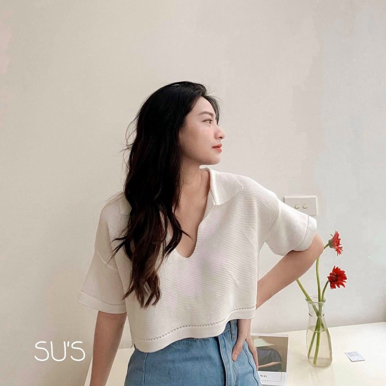 Áo croptop cổ bẻ khoét Quảng châu tăm sọc