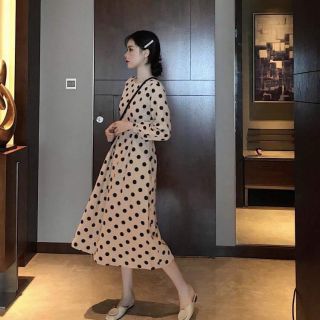 Váy chấm bi dài