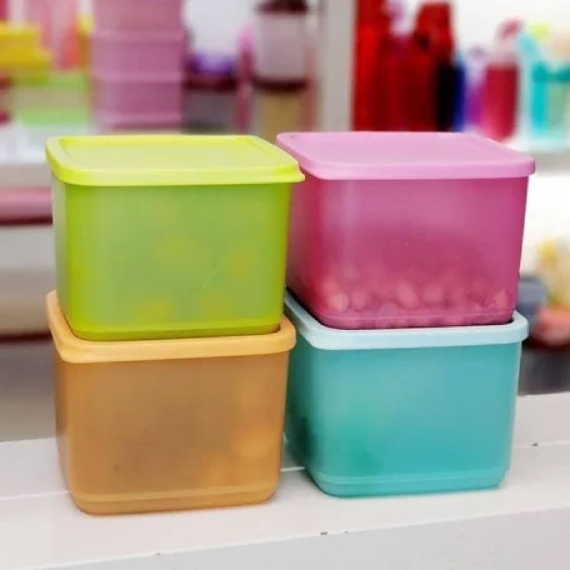 Hộp mát vuông 1L Tupperware
