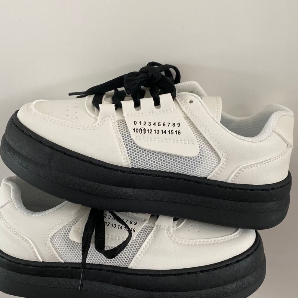 Giày Bánh Mì Cỡ Lớn 2022 Kiểu Lưới Thoáng Khí Đế Dày Thời Trang Mùa Hè Mới Cho Nữ