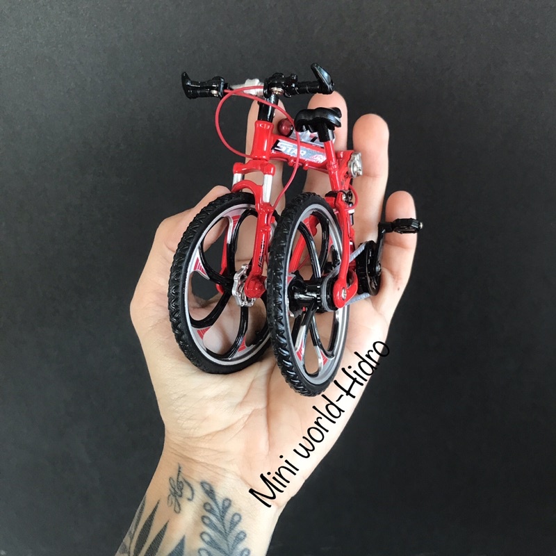 Mô hình xe đạp mini bằng sắt dùng cho búp bê BJD tỉ lệ 1/8, Baboliy