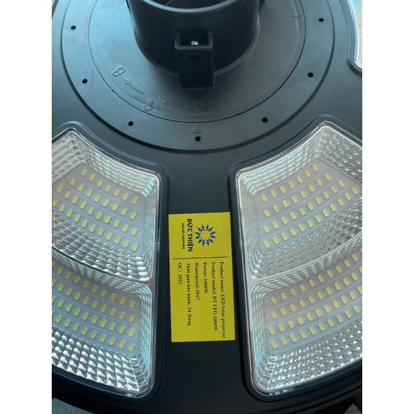 Đèn năng lượng mặt trời sân vườn UFO 1000 Watt sáng như mặt trời chuyên đèn sân vườn công viên