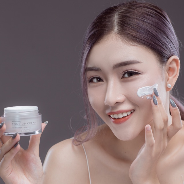 Kem dưỡng trắng da Nami Tone Up Cream