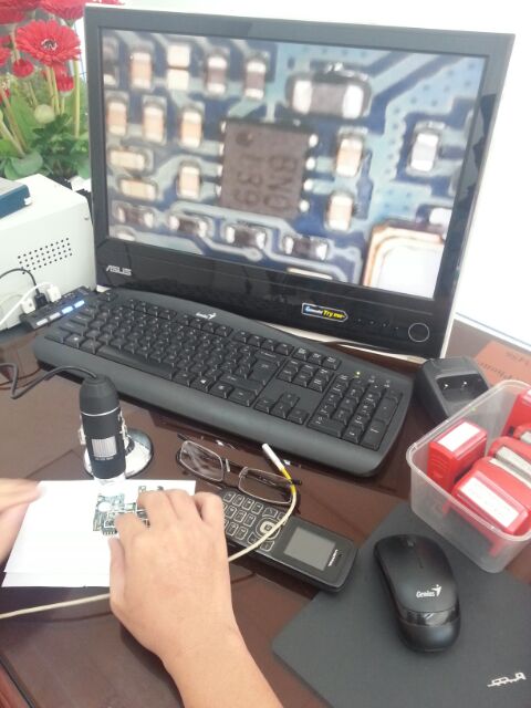 Kính hiển vi kết nối trực tiếp LCD qua cổng USB 1600X