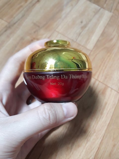 Kem dưỡng trắng da ovelem