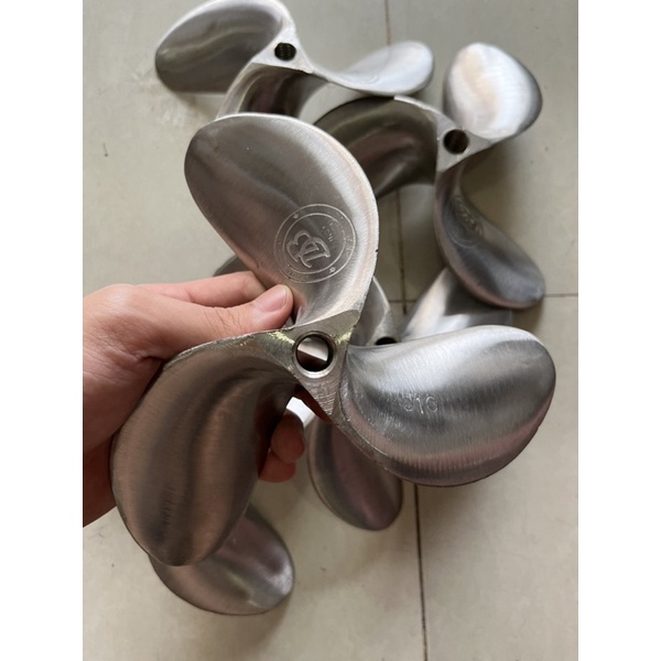 Chân vịt inox máy xăng 5hp, 5.5hp  chân vịt 3 cánh inox 316 lỗ ren 14mm, 16mm