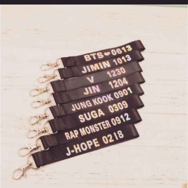 Nametag bts ngày sinh hologram