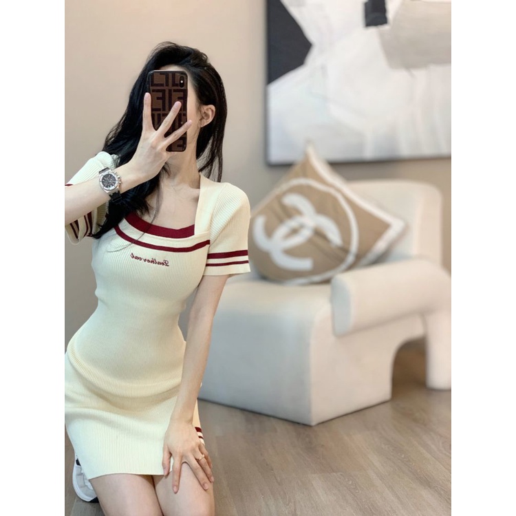 Temperament small fragrance casual skirt children's 2022 summer new waist slim high sense short sleeve knitted dress