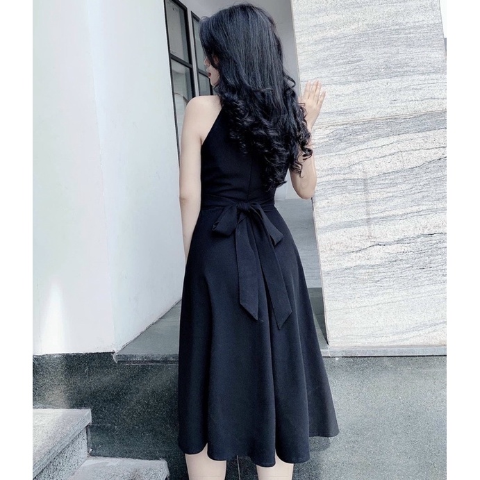 Đầm váy xoè đen cổ yếm thắt chéo eo