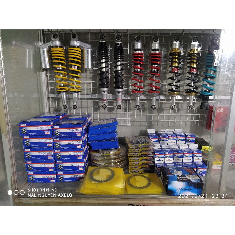 phuộc sau Showa Axelo indo