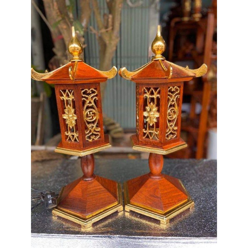 Cặp đèn thờ gỗ hương ta dát vàng cao 48cm