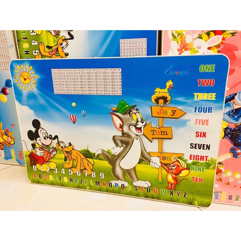 Bàn học sinh chân bóp dùng để học bài bền đẹp