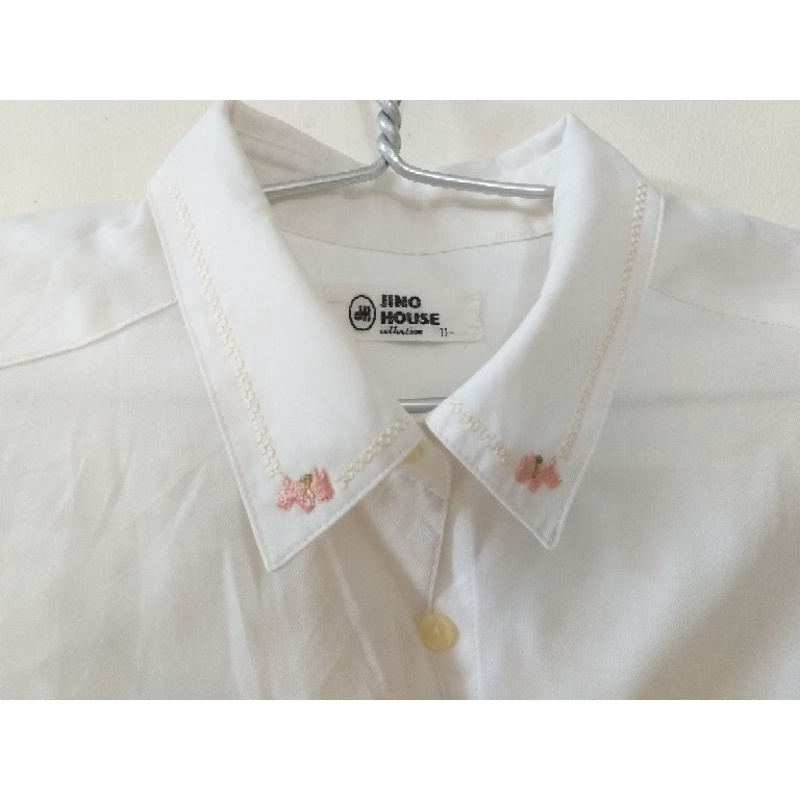 Áo sơmi trắng thêu size S- M thanh lý