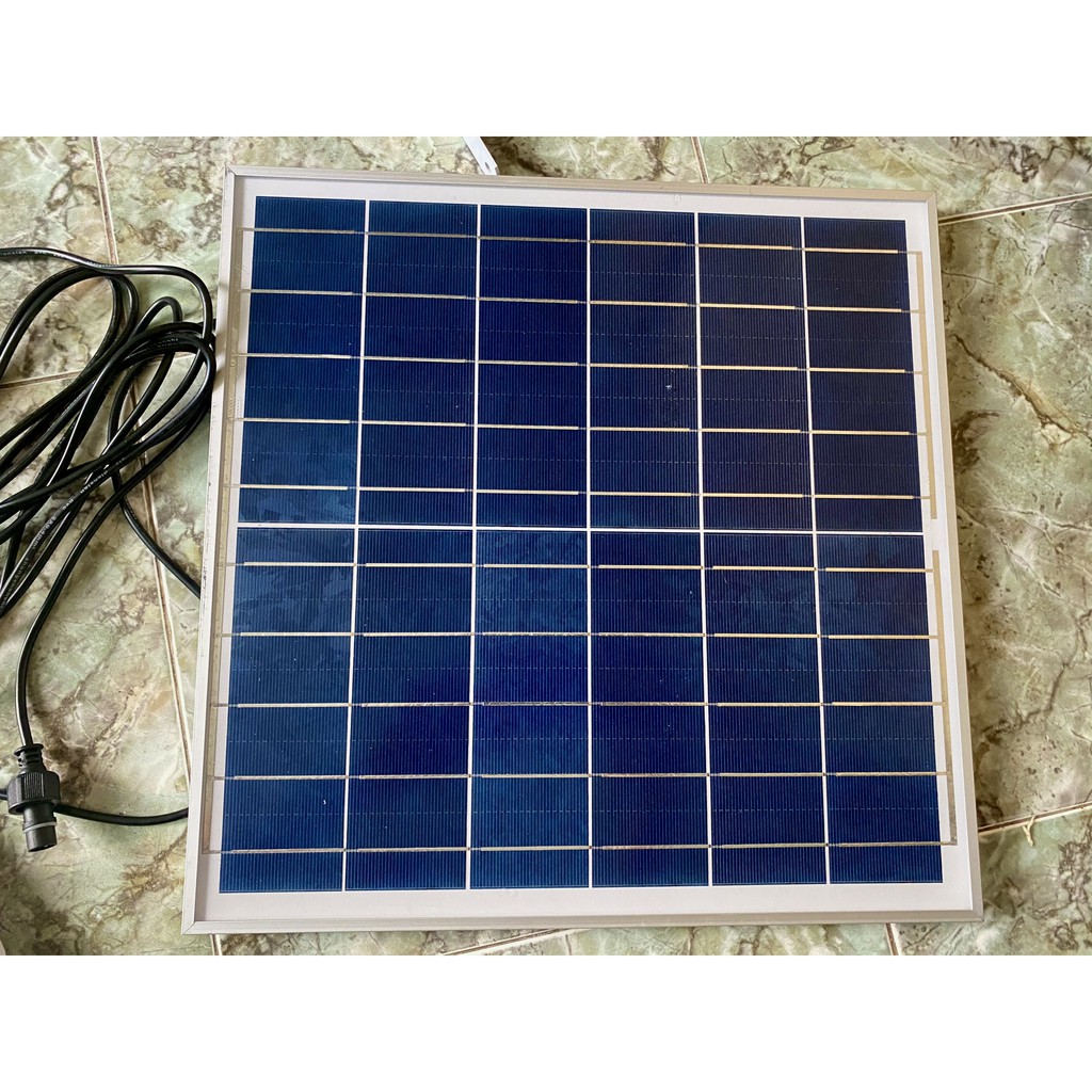 Đèn LED năng lượng mặt trời cảm biến thông minh 75W có điều khiển