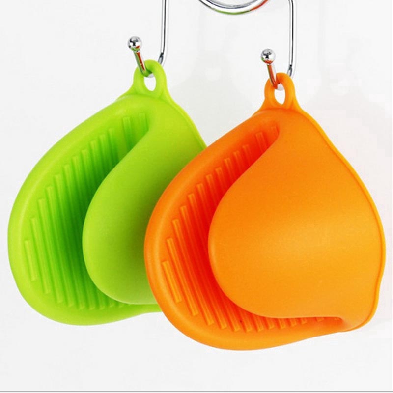 Găng tay nhấc nồi silicone cách nhiệt tiện dụng