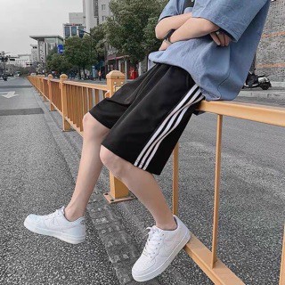 Quần đùi short nam nữ màu đen 3 sọc cá tính năng động thể thao thoải mái