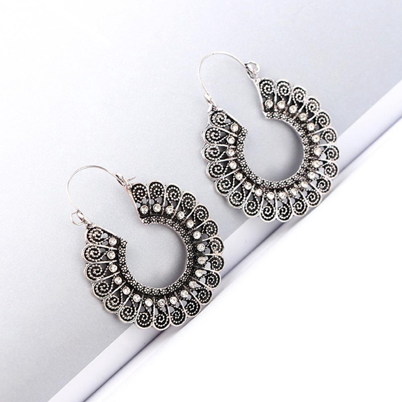 Khuyên Tai Tròn Khắc Hoa Văn Rỗng Bằng Đồng Phong Cách Bohemian