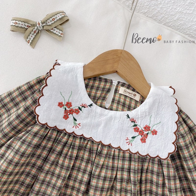 Váy dài tay babydoll karo yếm cổ hoa tiểu thư cho bé gái mặc đi học đi chơi hãng Beemo