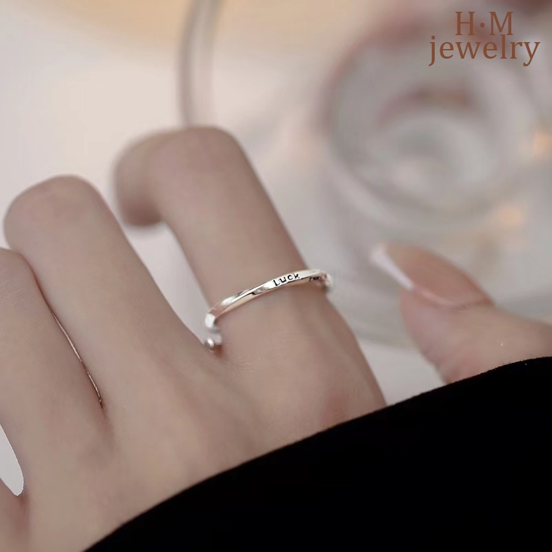 Nhẫn May Mắn Kiểu Xoắn Thiết Kế Đơn Giản