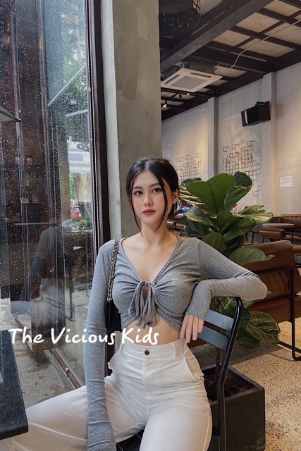 KHOEN NGỰC TAY DÀI