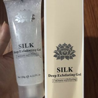 Gel tẩy tế bào chết chamomile