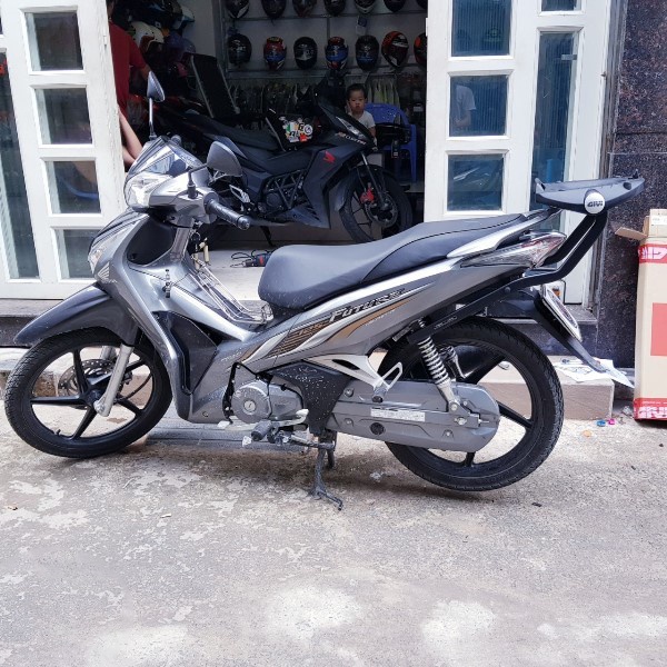Baga Givi HRV Wave Dash 110(13-16)/125 chính hãng cho xe chịu lực cao bao gồm đế gắn thùng