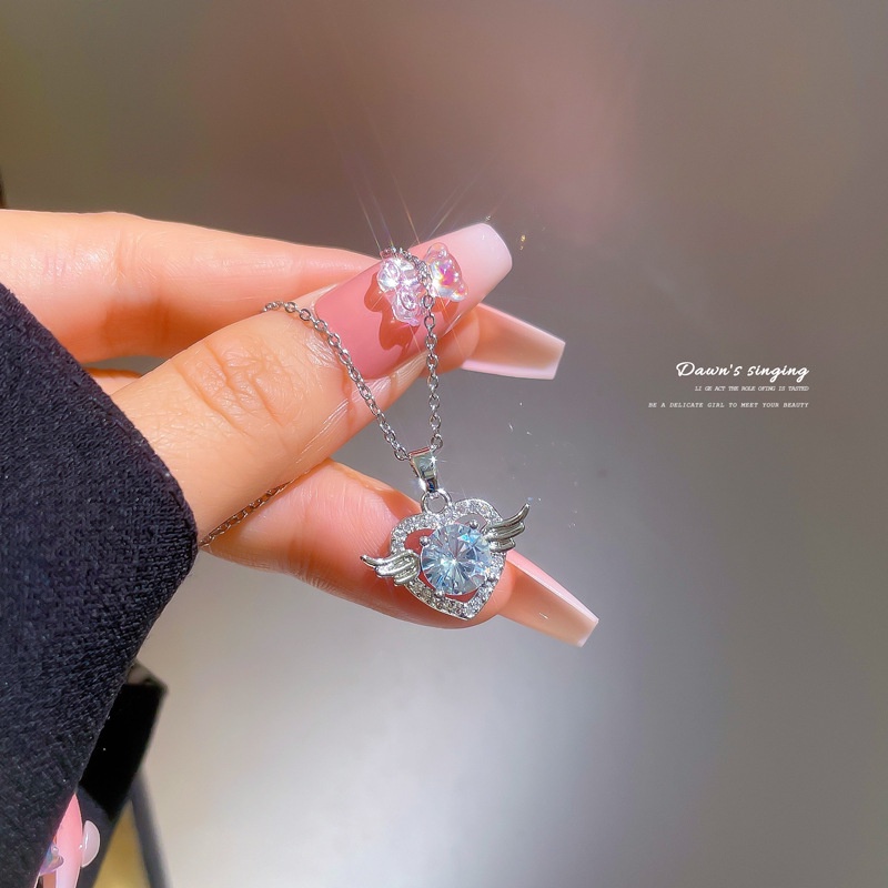 Vòng cổ Mặt Hình Đôi Cánh/ Trái Tim Đính Đá Bằng Titan Chống Nước Không Gây Dị Ứng