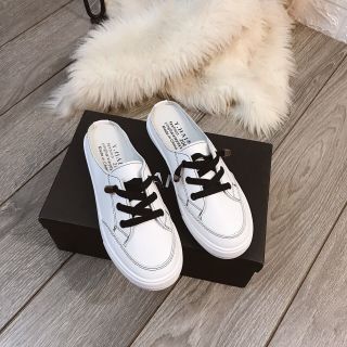 [Giá sỉ] Sục thể thao mã mới về hai màu dây năng động