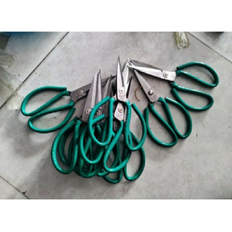 Kéo cắt bọc nhựa xanh tay thép