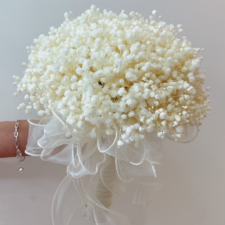 Bó hoa cưới baby khô màu trắng tinh khôi, hoa cưới cầm tay cô dâu theo yêu cầu