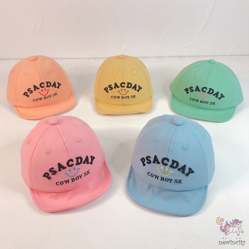 Mũ lưỡi trai phối chữ phong cách thịnh hành cho trẻ nhỏ