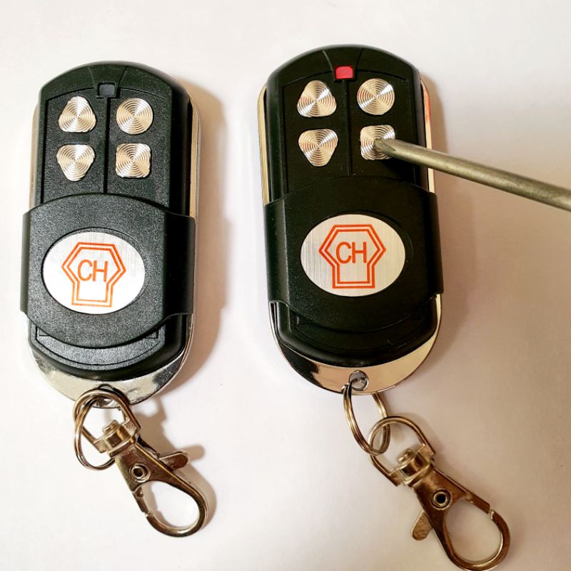 Remote tay điều khiển cửa cuốn CH 365 mã nhảy đèn đỏ đài loan
