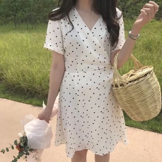 Váy vạt chéo