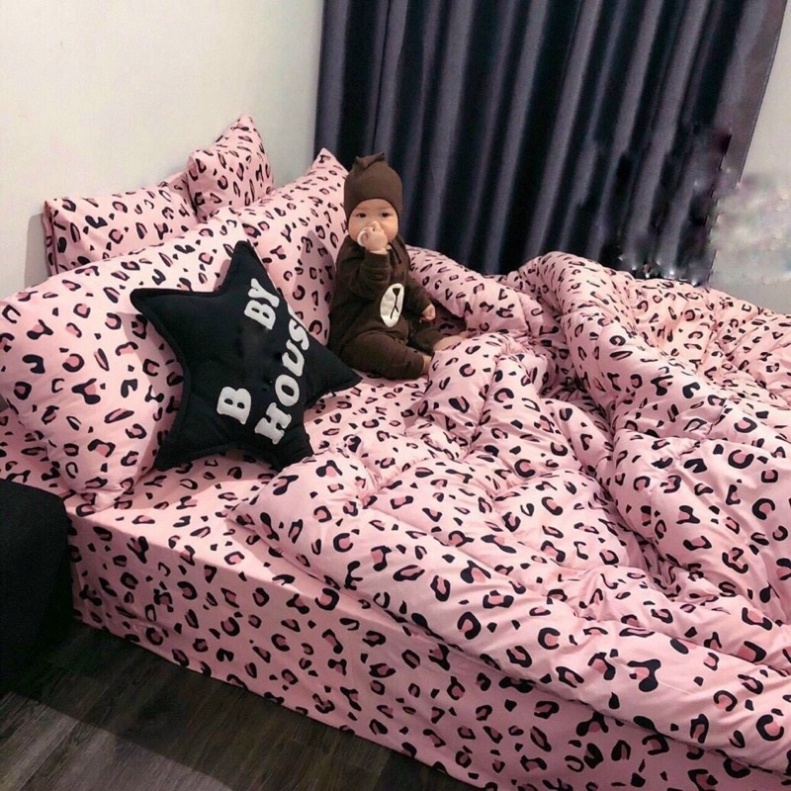 Sét Chăn Ga Gối Hè Hình Báo Hồng