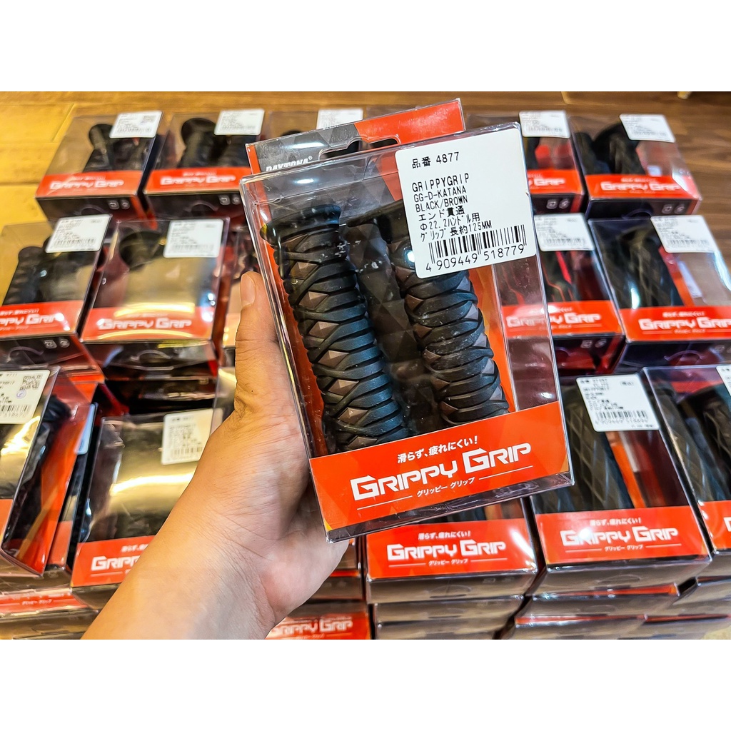 BAO TAY CAO SU GẮN XE MÁY HÃNG DAYTONA JAPAN. CAO SU NGUYÊN SINH  ÊM ÁI, Chắc chắn và Đầm Tay. HÀNG CHÍN HÃNG