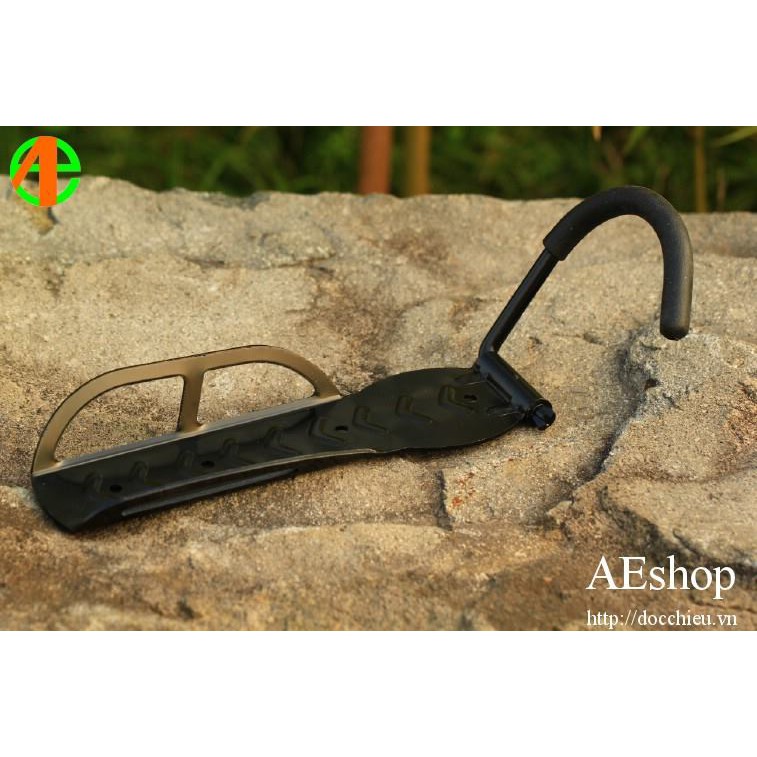 Giá treo xe đạp lên tường thép sơn tĩnh điện