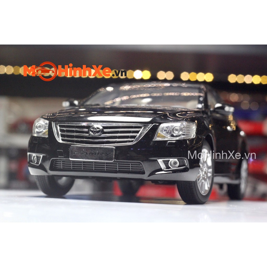 MÔ HÌNH XE TOYOTA CAMRY 2010 1:18 PAUDI