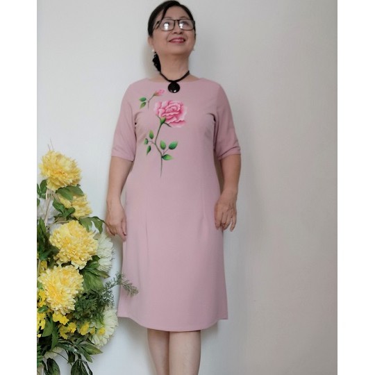 Váy Đầm Vẽ Tay Mẫu Hoa Hồng - Dáng Suông Trung Niên - Vải Thun Nhật Co Giãn - Có dây Kéo + 2 Túi - Size 50KG - 90KG