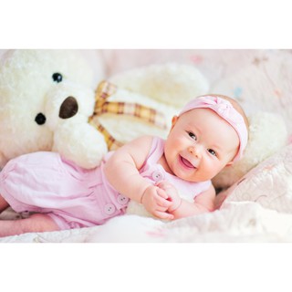 Tranh em bé gái nơ hồng cute HD dán tường phòng ngủ HUD1616 kim sa