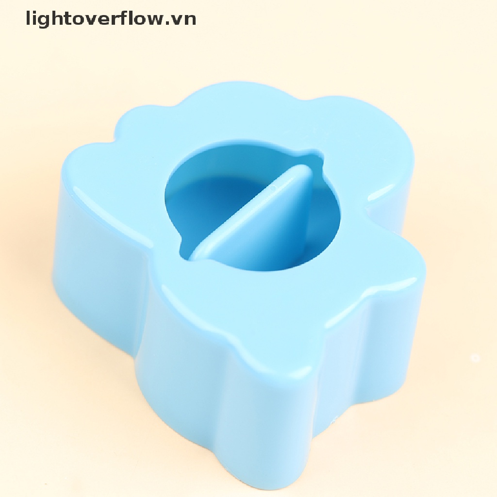 [lightoverflow] 4Pcs/set Cute Samll Dolphin Samll Seal Squirrel Bear Sandwich Cookie Mold Cutter [VN]