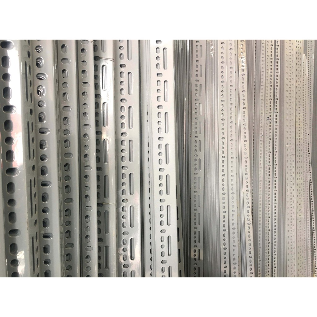 Thanh sắt V Lỗ 4x4cm dày 1,6 ly - dài 60cm