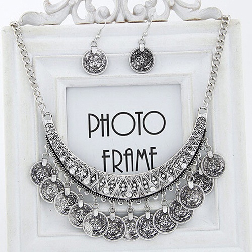 Bộ dây chuyền và khuyên tai bằng hợp kim thiết kế hình đồng tiền cá tính dành cho nữ