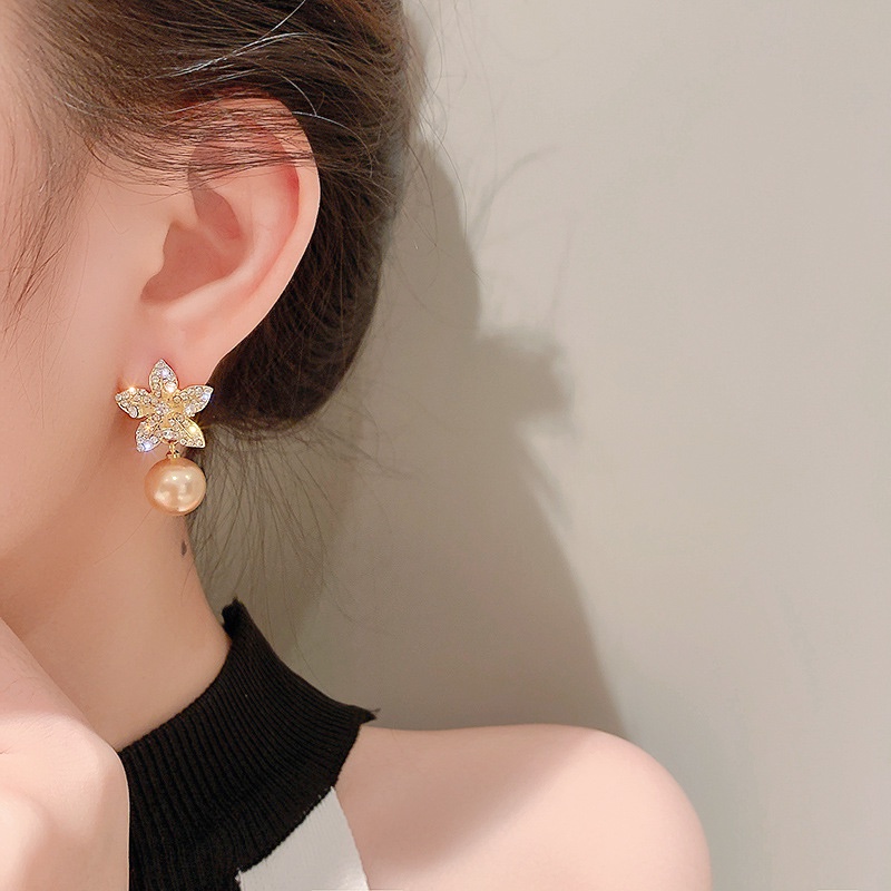 Bông Tai Mạ Bạc 925 Hình Hoa Đính Ngọc Trai Phong Cách Retro Hàn Quốc