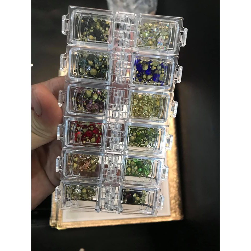 Khay đá chân nhọn trang trí móng