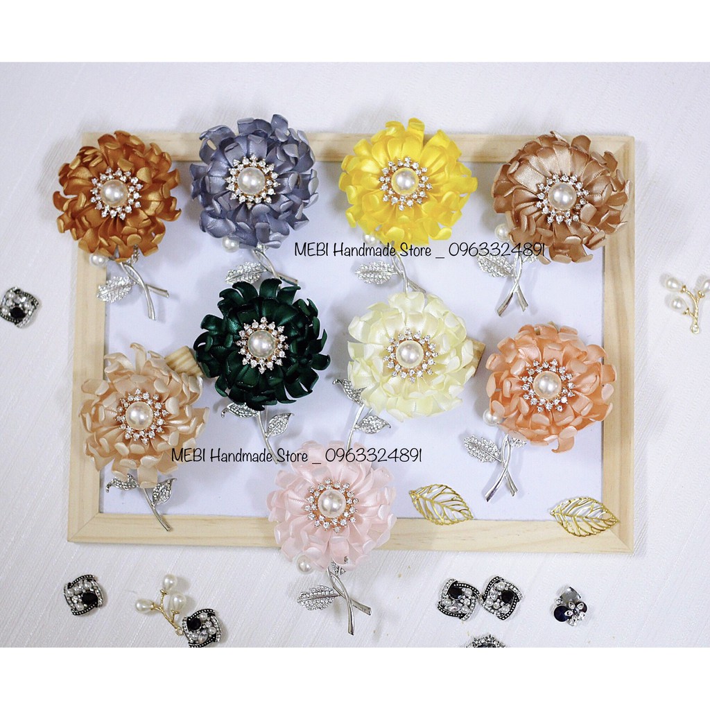 (Ảnh thật) Hoa cúc cài áo handmade cành lá gắn đá sang chảnh