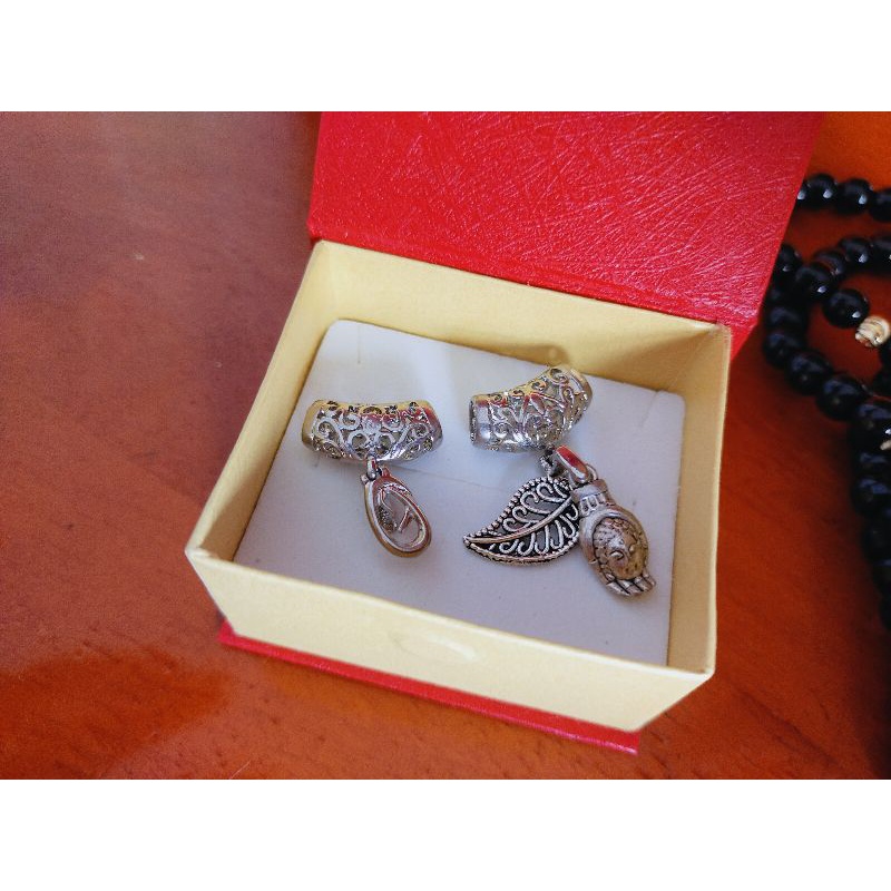 Charm Ống Luồn Hoa Văn Móc Treo Bạc Thái