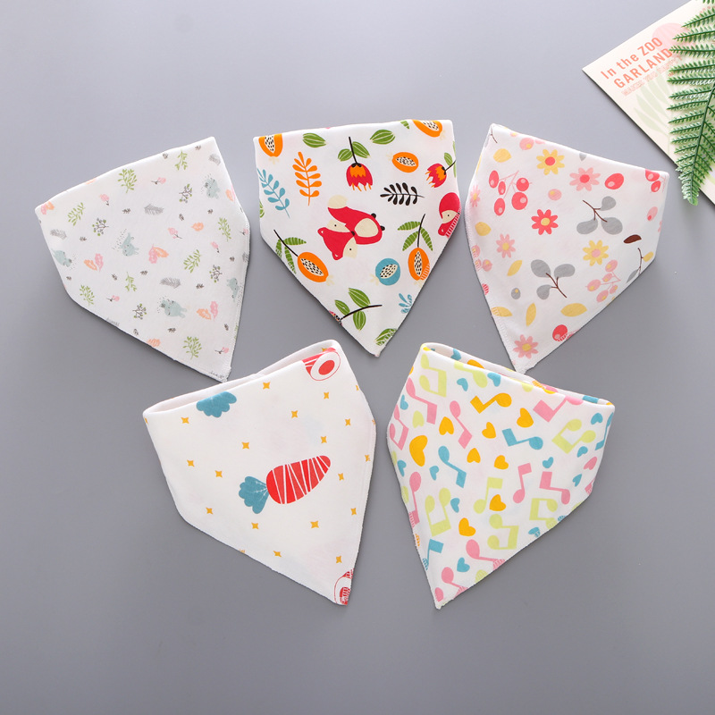Bộ 5 khăn chiếc tam giác thấm nước bọt in họa tiết dễ thương cho bé