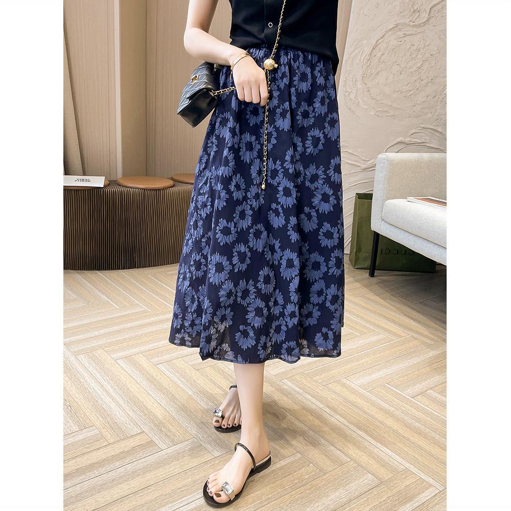 Chân váy phồng mềm mại họa tiết hoa màu xanh dương đậm phong cách Retro